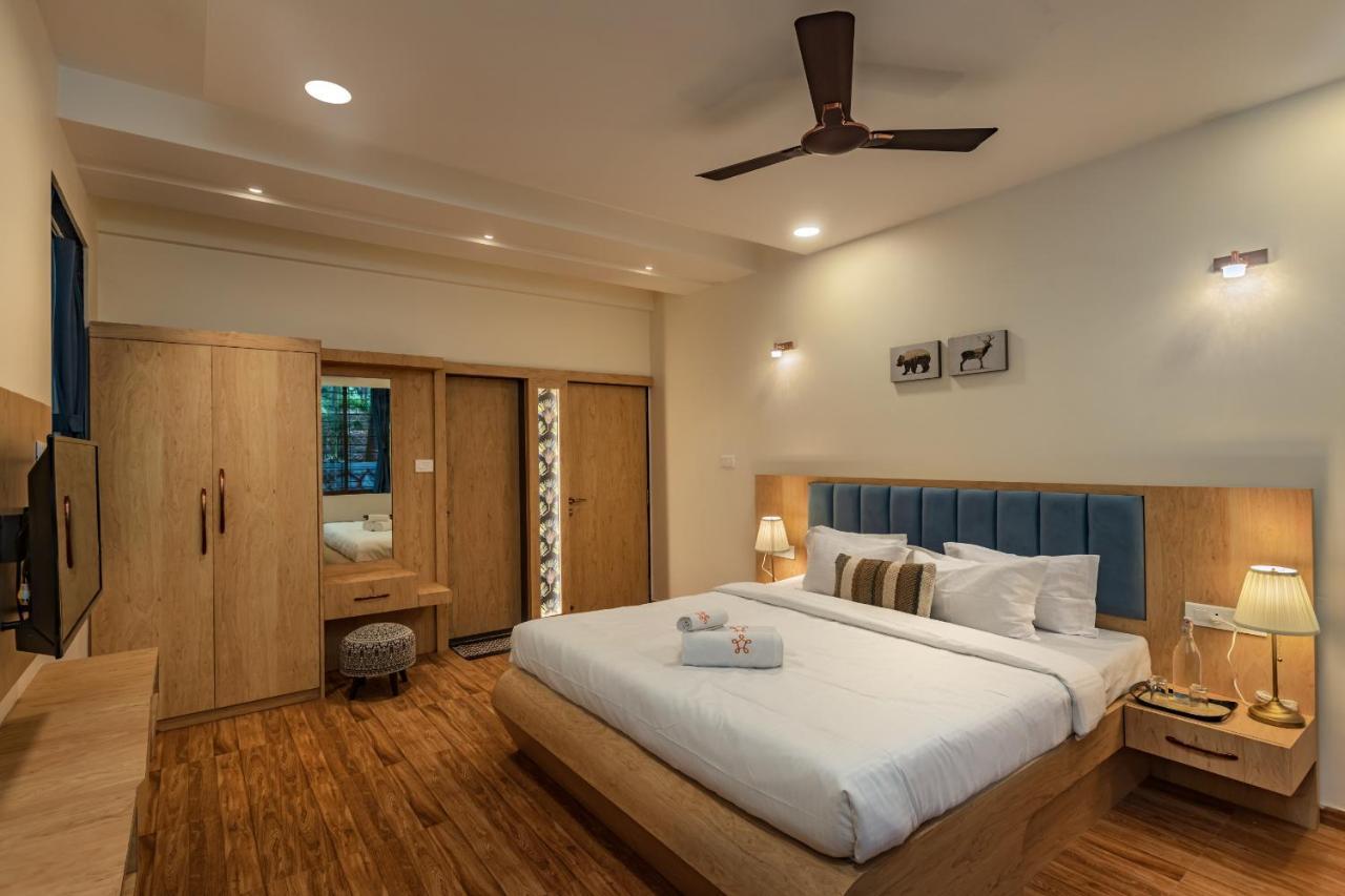 Saffronstays Riverfront Manor, 5-Bdr Pool Villa By Pej River คาร์จัต ภายนอก รูปภาพ