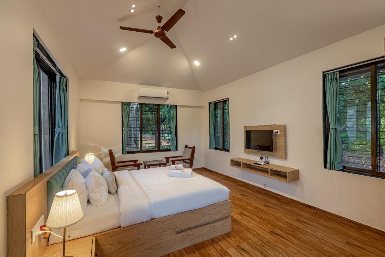 Saffronstays Riverfront Manor, 5-Bdr Pool Villa By Pej River คาร์จัต ภายนอก รูปภาพ