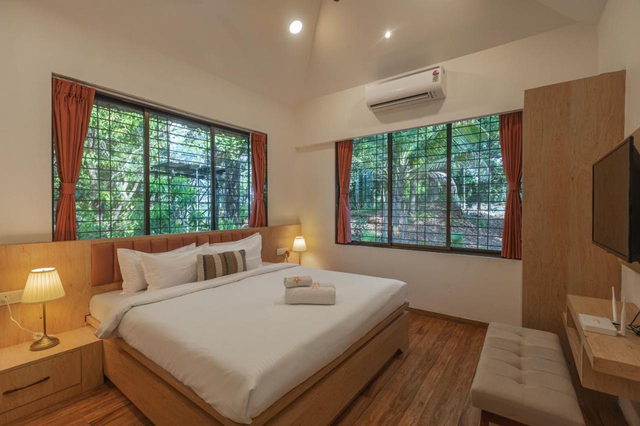 Saffronstays Riverfront Manor, 5-Bdr Pool Villa By Pej River คาร์จัต ภายนอก รูปภาพ