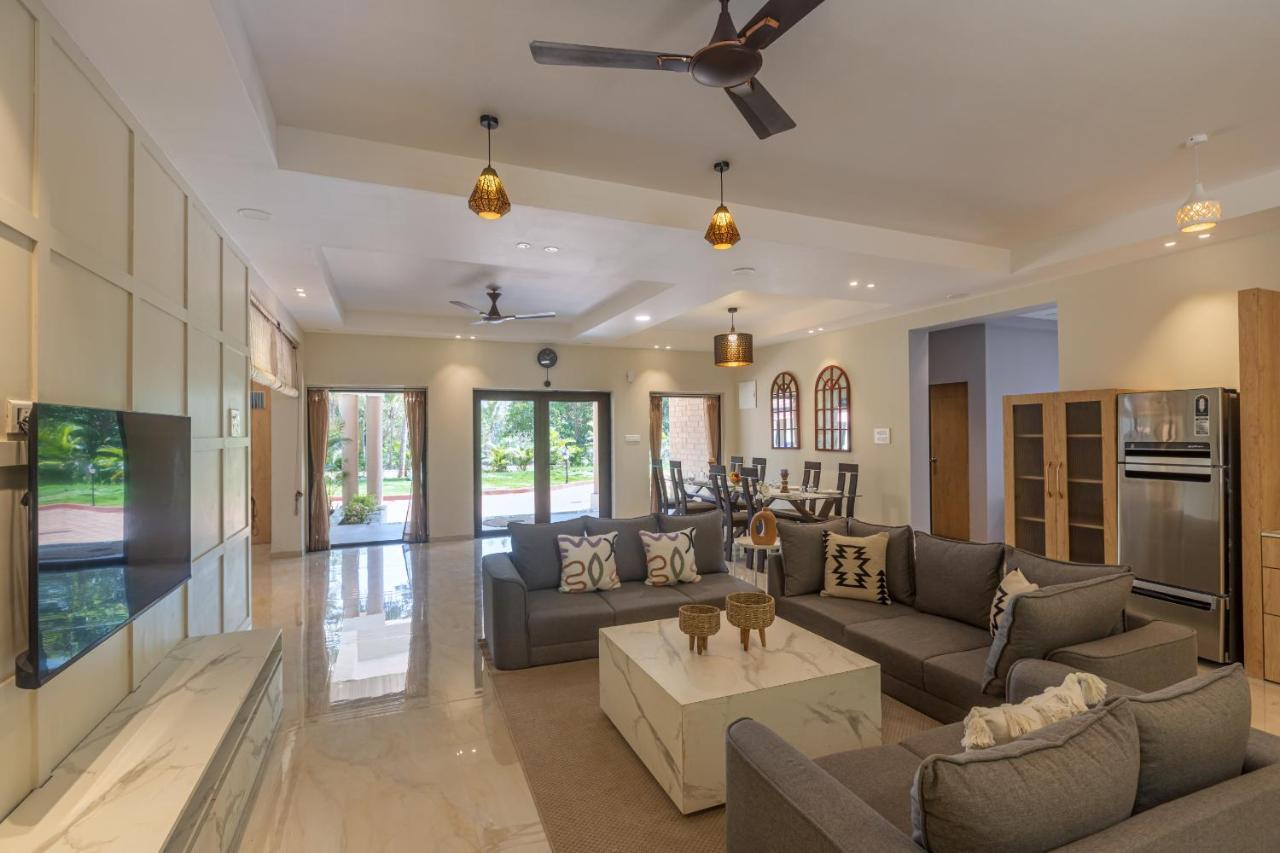 Saffronstays Riverfront Manor, 5-Bdr Pool Villa By Pej River คาร์จัต ภายนอก รูปภาพ